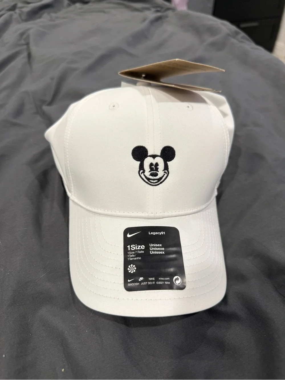 Nike Mickey White Baseball Cap with Embroidered Character